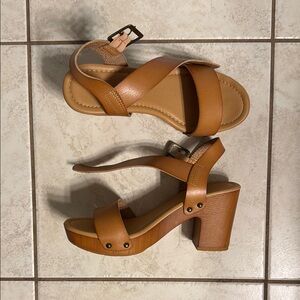 Elegant Tan Women's Sandals